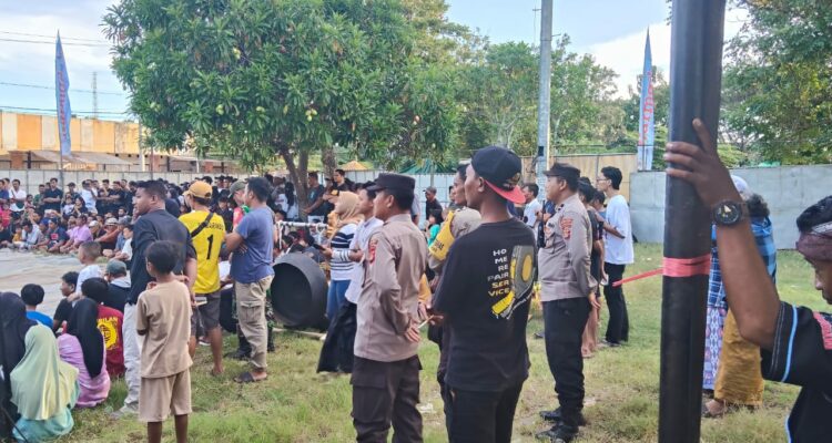 Polisi Kawal Ketat Pelestarian Budaya Peresean di Kediri