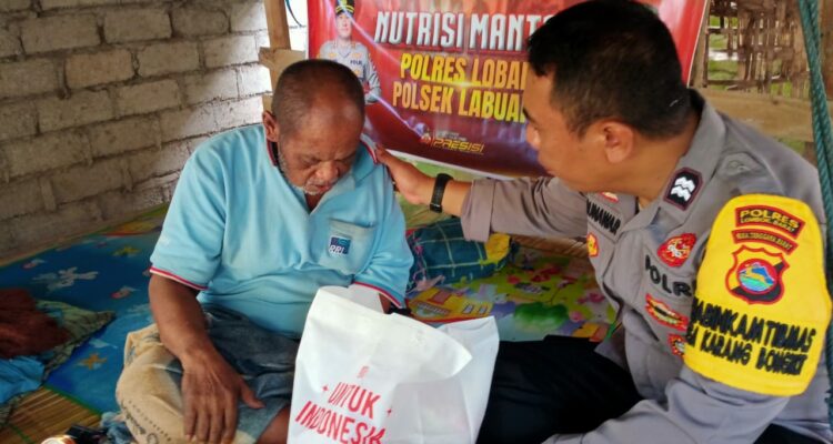 Polsek Labuapi Distribusikan Bantuan Gizi di Karang Bongkot