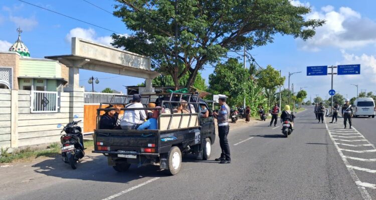 Polres Lombok Barat Gencarkan Operasi Patuh Rinjani 2025, 70 Pelanggar Ditilang di Bypass BIL 2