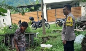 Dukung Ketahanan Pangan, Bhabinkamtibmas Ajak Warga Krandangan Bertani dan Beternak
