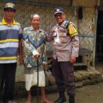 Peduli Mantap Polres Lombok Barat: Bantuan Tongkat Bagi Warga Sakit dan Lansia