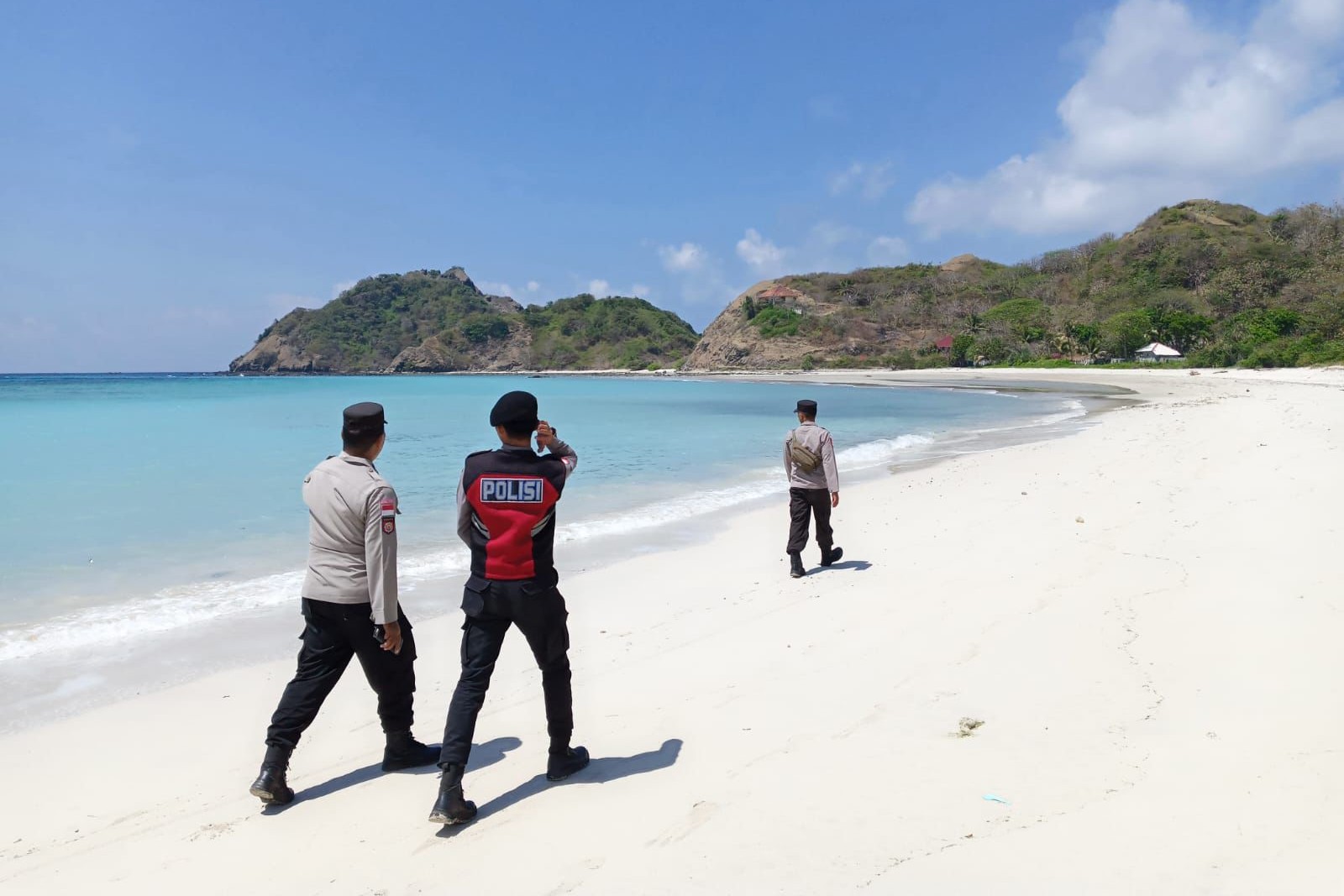 Jaga Keamanan Pulau Terluar, Polsek Sekotong Gelar Patroli dan Sambang Warga